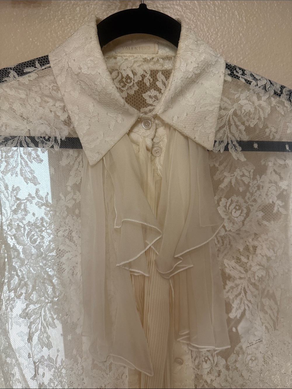 Valentino Cream Lace Floral Blouse - Picture 3 of 11